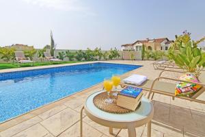 Πισίνα στο ή κοντά στο Villa Marion