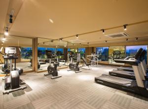 Fitness centrum a/nebo fitness zařízení v ubytování Lemon Tree Premier City Center Pune