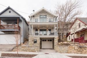 Budova, kde se prázdninový dům nachází