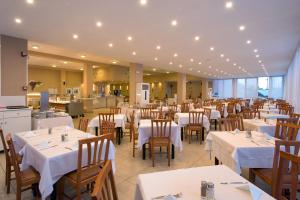A restaurant or other place to eat at Panorama Sidari
