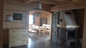 Posedenie v ubytovaní Dom z widokiem na Wierchy - panorama na Tatry - Traditional folk house