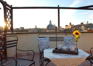 A balcony or terrace at Panoramic Apartment