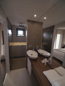 Um banheiro em Pizzorno Lodge & Wine