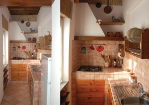 A kitchen or kitchenette at Panoramic Apartment