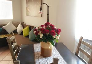 A seating area at Panoramic Apartment