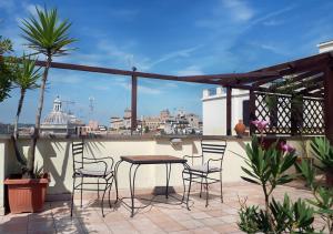 A balcony or terrace at Panoramic Apartment