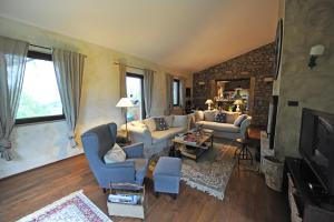 Agriturismo Sugheretello的休息区