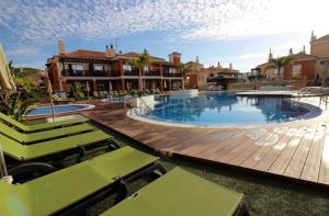 The swimming pool at or close to Selena Luxury Monte Carrera