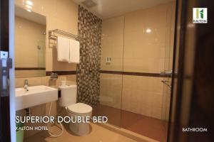 Koupelna v ubytování Kalton Hotel