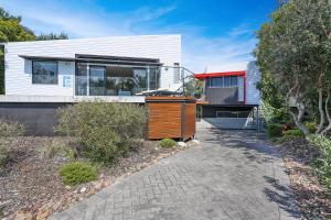 Gallery image of Barefoot Bungalow - Castaways Beach in Sunrise Beach