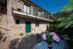 A balcony or terrace at Agriturismo La Lobra