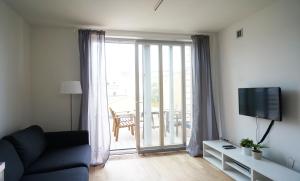 TV a/nebo společenská místnost v ubytování Suite Prague Apartment -Duplex, up to 4people