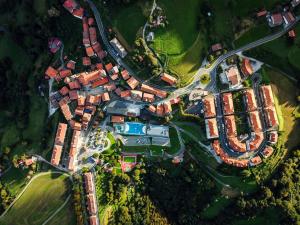 Letecký snímek ubytování Surf Camp San Sebastian