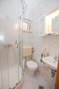 Kúpeľňa v ubytovaní Apartmani Stipe