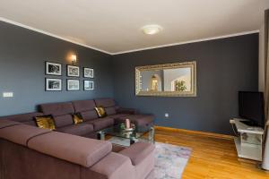 Posezení v ubytování Sun-kissed luxury Mediterranean villa
