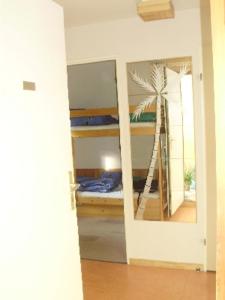MONT BLANC Soleil C19 emeletes ágyai egy szobában