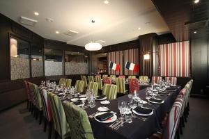 Restoran või mõni muu söögikoht majutusasutuses Kelvin Hotel