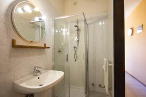 Koupelna v ubytování Albergo Sala + 37 fotografií
