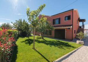 Vonkajšia záhrada v ubytovaní Villa Roza