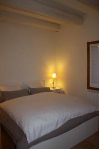 Afbeelding uit fotogalerij van Les Clèdes du Mazel in Banne