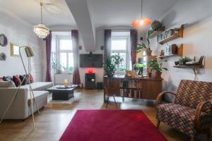 Posezení v ubytování Victoria Design Stays - Apartment Rehorova