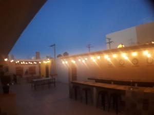 una vista de un edificio con luces en él en NUEVOS DEPARTAMENTOS CENTRO HISTÓRICO A 200 MTS DEL MALECÓN, en La Paz