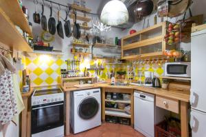 Kuchyň nebo kuchyňský kout v ubytování Victoria Design Stays - Apartment Rehorova