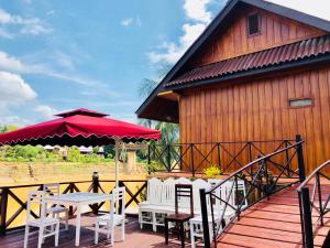 Foto da galeria de Merry Riverside Hotel em Luang Prabang