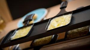 Makanan di atau berdekatan apartmen
