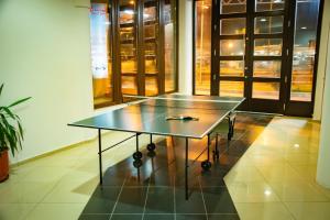 Stolní tenis v ubytování Hotel Airport Tirana nebo okolí