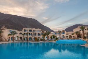 The swimming pool at or close to El Wekala Aqua Park Resort