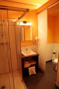 Ванна кімната в Hotel Araz