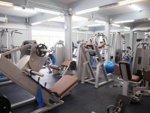 Fitness centrum a/nebo fitness zařízení v ubytování Good Room + 16 fotografií