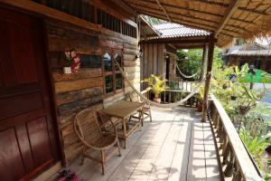 Balkón nebo terasa v ubytování Fish Island Bungalows