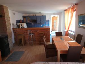 Kuchyňa alebo kuchynka v ubytovaní Studio apartman KOTRO
