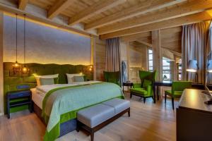Postel nebo postele na pokoji v ubytování Cocoon - Alpine Boutique Lodge