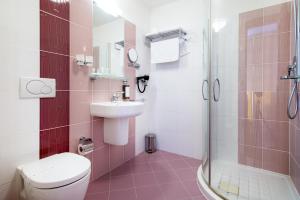Uma casa de banho em Hotel Mlynska