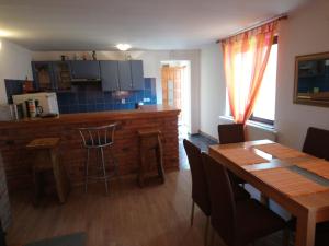 Kuchyňa alebo kuchynka v ubytovaní Studio apartman KOTRO