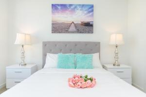 Modern Apartment Rentals客房内的一张或多张床位