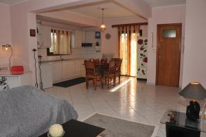Fotografia z galérie ubytovania Eagle's Family Apartment Kalampaka v destinácii Kalabaka + 11 fotografií