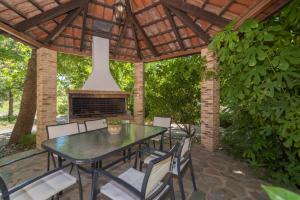 Fotografie z fotogalerie ubytování Villa Fos v destinaci Gaïtánion