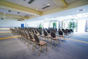a row of chairs in a large room at Center Parcs Sauerland Winterberg-Medebach in Medebach +118 photos