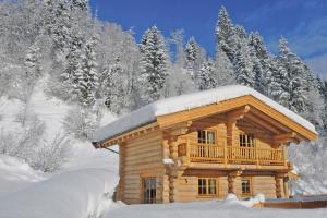 Blockhaus Chalet Heim im Winter