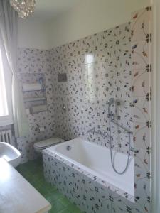 Ванна кімната в Relais Lola