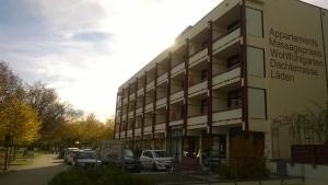 Το κτήριο όπου στεγάζεται  το ξενοδοχείο διαμερισμάτων +9 φωτογραφίες