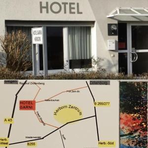 un mapa de un hotel frente a un edificio en Hotel Garni en Herborn