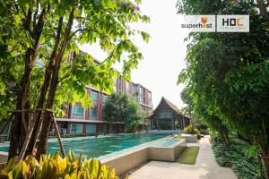 Bazen u ili blizu objekta Chiang Mai Old Town luxury Pool Apartment - Kumamoto home