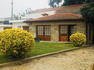 Edificio en el que se encuentra el hostal o pensión