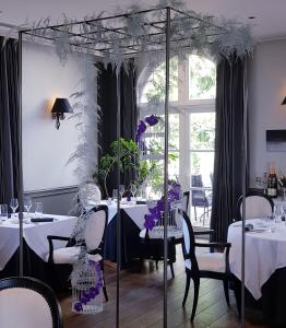 Restaurace v ubytování Logis Hôtel Les Tuileries