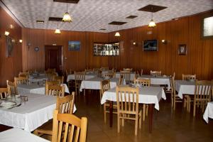 Hostal-Restaurante Casa Giz 레스토랑 또는 맛집